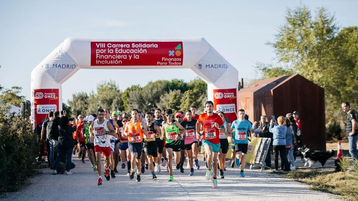 700 corredores en la VIII Carrera Solidaria por la Educación financiera